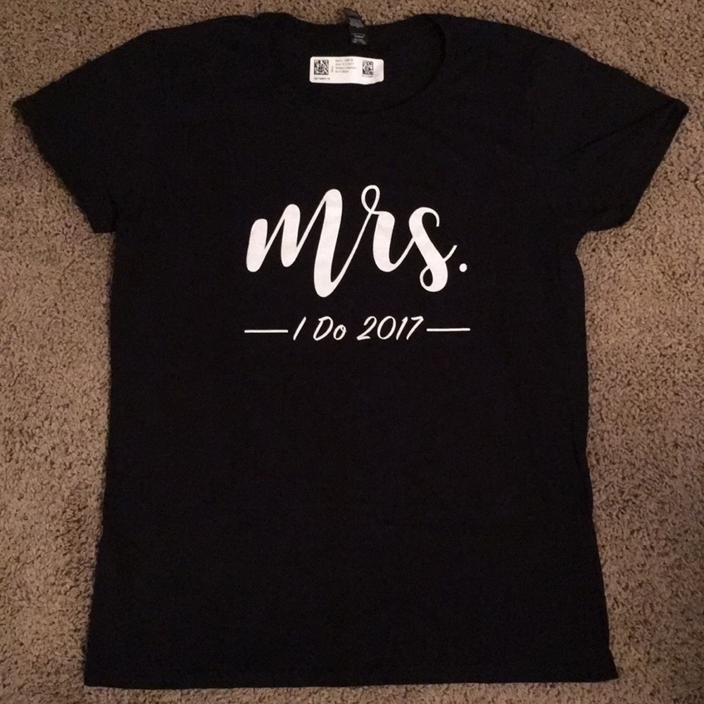 NWT Mrs. (I Do) T-Shirt